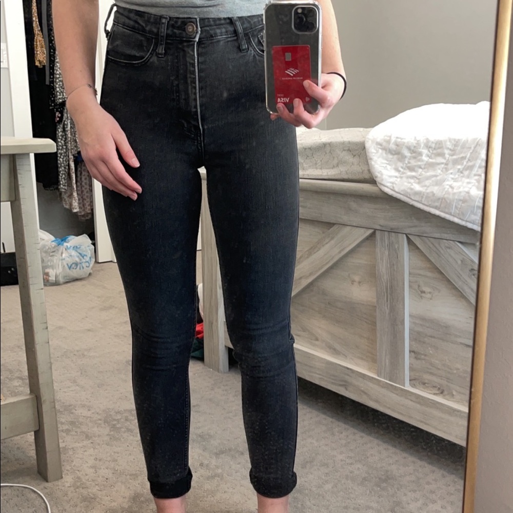 black hollister skinny jeans